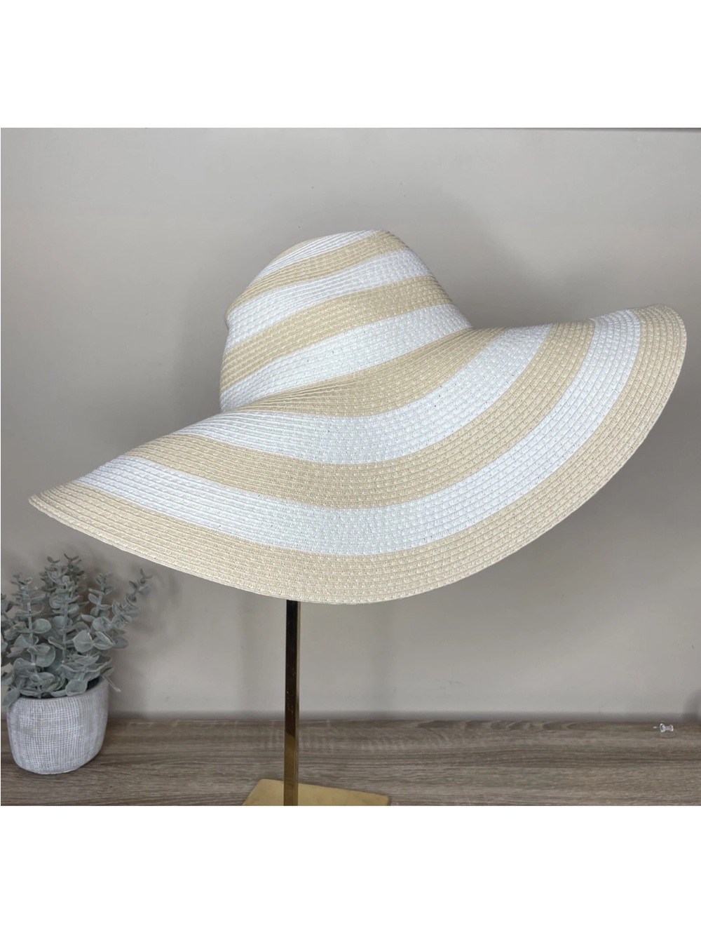Shade & Shore Wide Brim Floppy Sun Hat Beige White Stripe Resort Beach NWOT - Picture 4 of 9